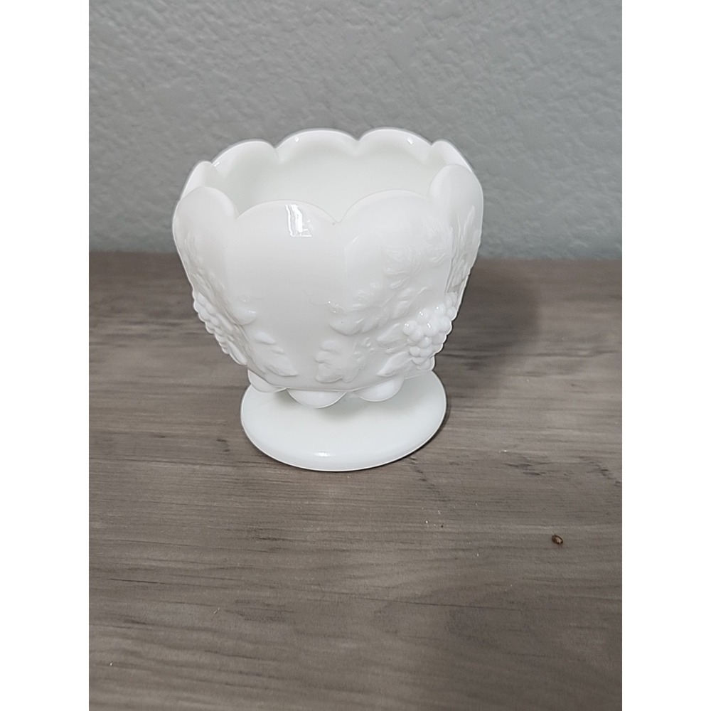 Vtg Westmoreland Milk Glass Panel Grapevine Candy Sugar Dish Bowl Grandma‎ Retro